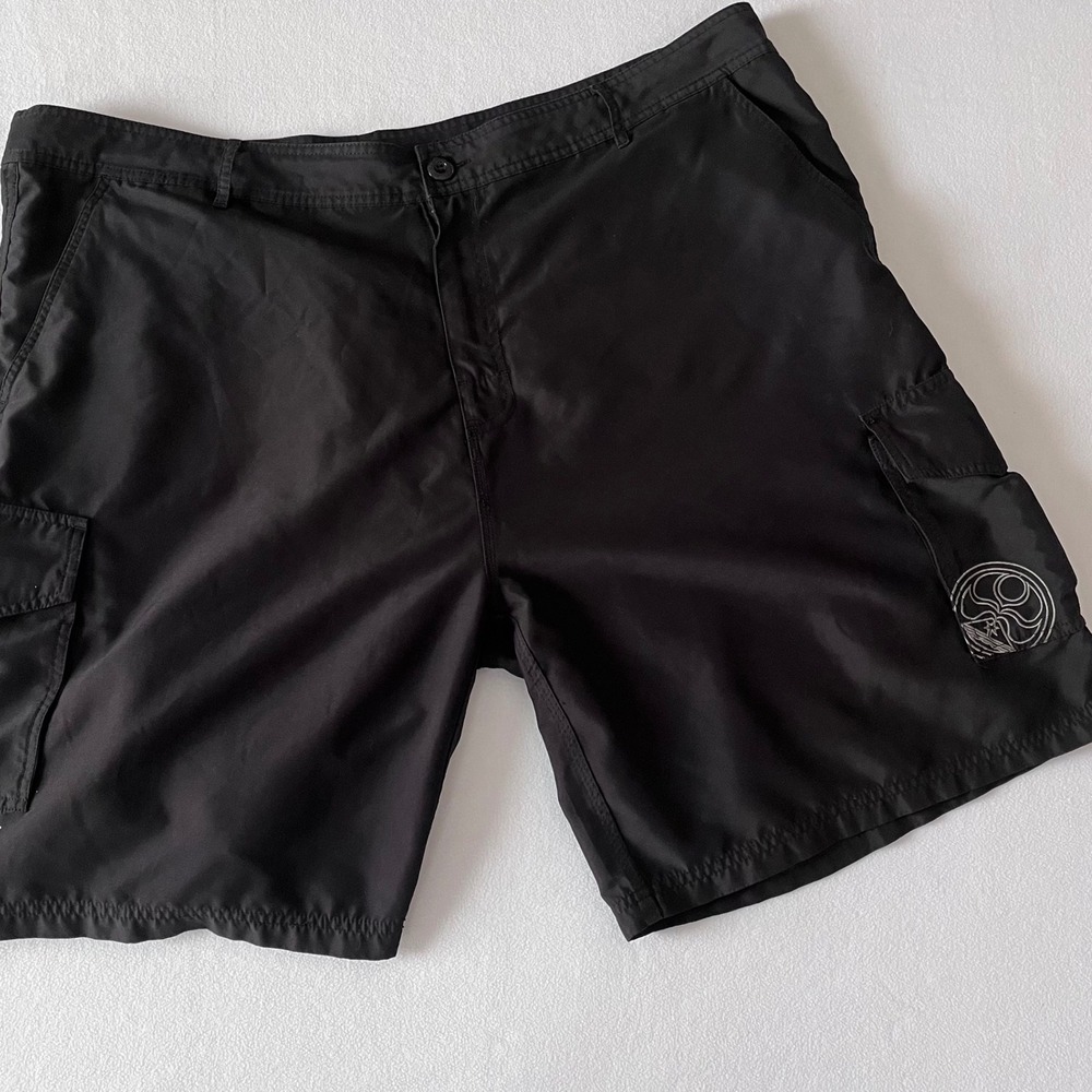 Hawaiian Island Creations HIC Mens Black Cargo Board Shorts Size 44 Surf Summer